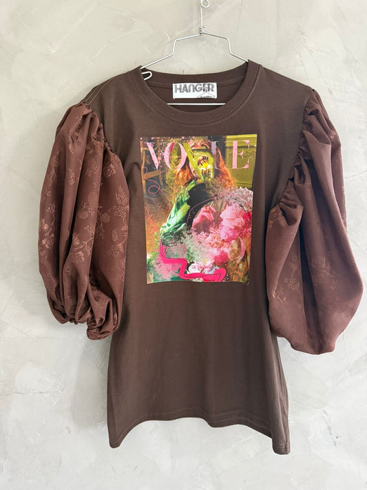 Camiseta con mangas abullonadas y estampado gráfico de Hanger Vogue