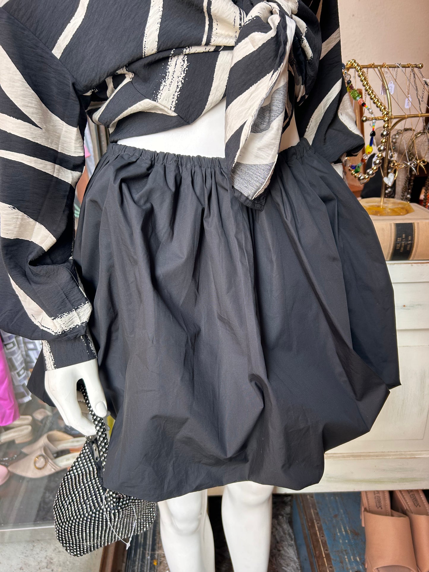 Black Balloon Puff Skirt