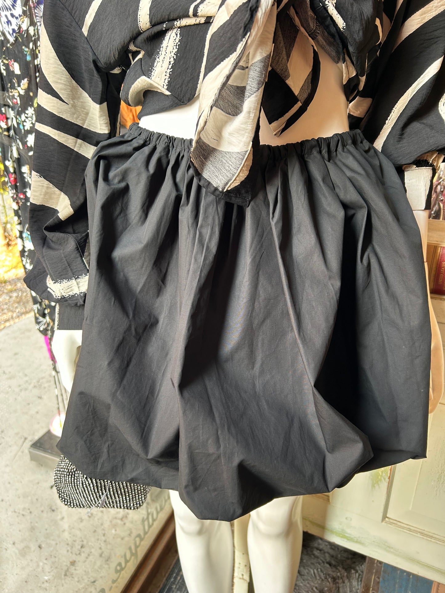Black Balloon Puff Skirt