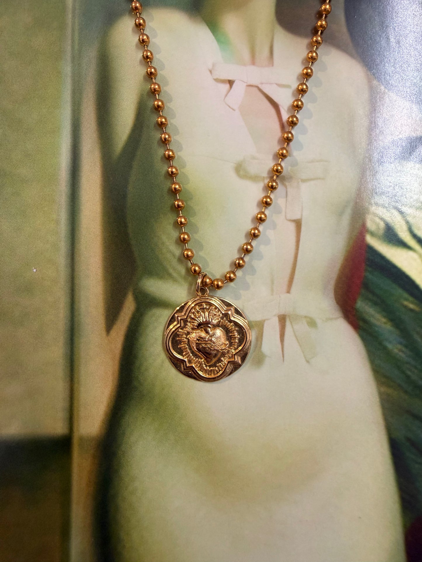 Gold Pendant Sacred Heart Chain